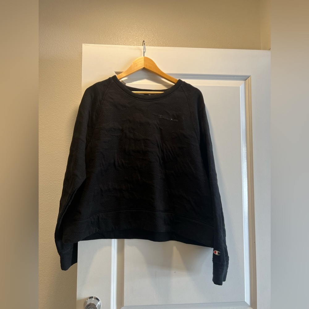 Champion black crop quilted size large sweatshirt